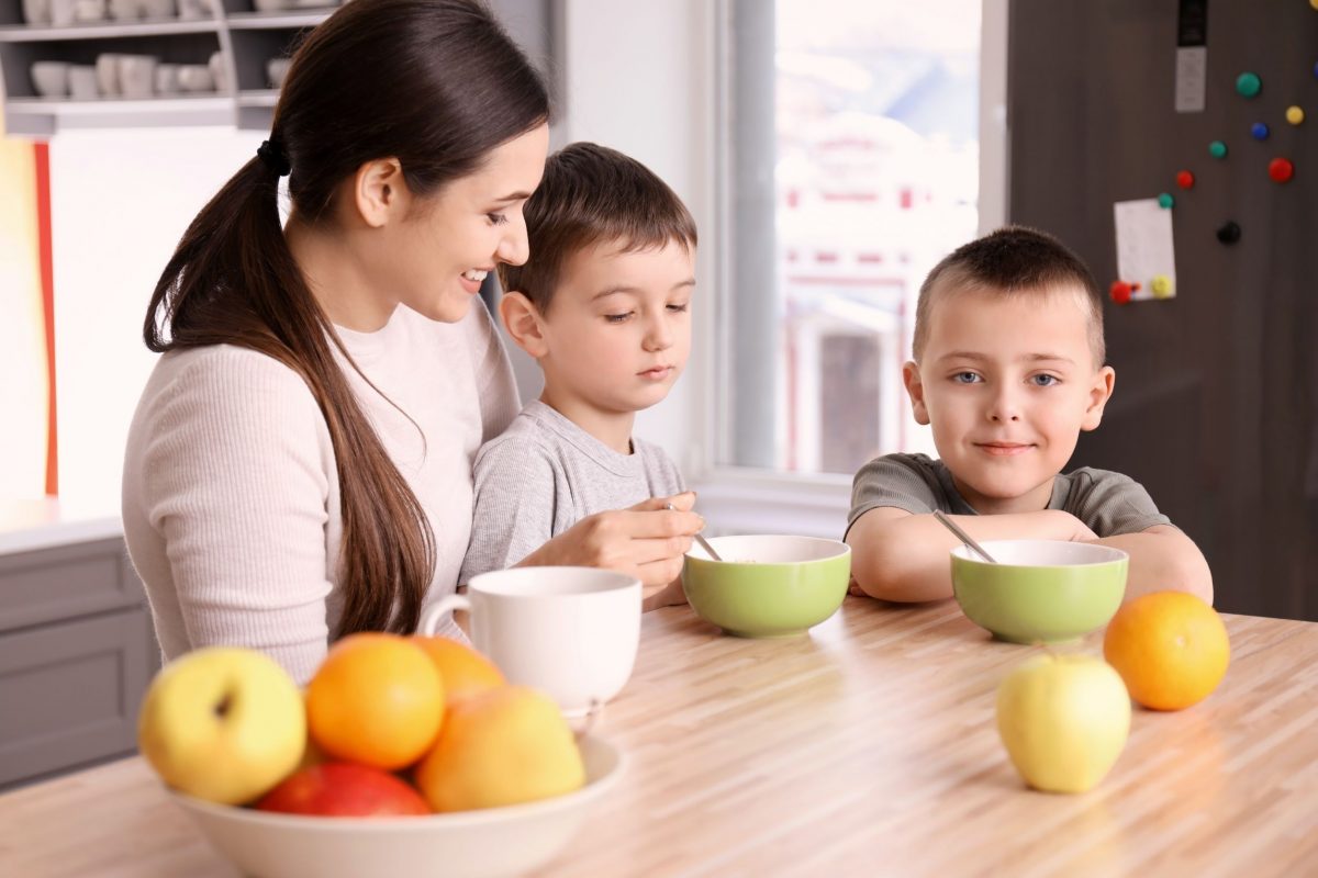Nanny tasks: feeding the children